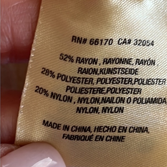 Anthropologie Moth White Cowl Neck Ribbed Sweater With Asymmetrical Hem Size XL - Picture 11 of 11